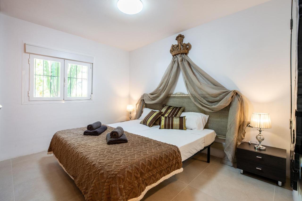 Villa Amarantos Santa Eularia des Riu Bagian luar foto